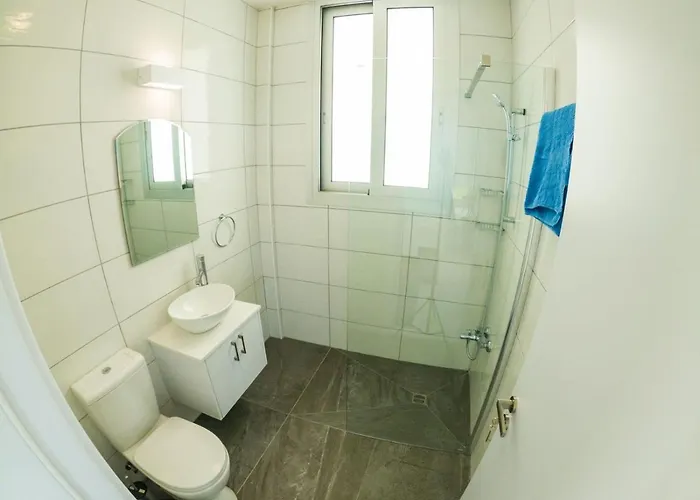 Imperial Jade Gold Emerging 2 Willa Protaras